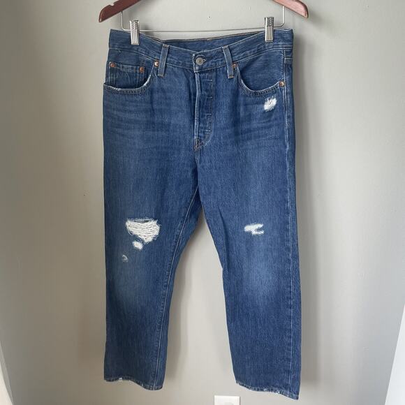 Levi’s 501 Womens Distressed Denim Jeans Size 29W 26L Button Down‎ Fly Straight - Picture 1 of 14